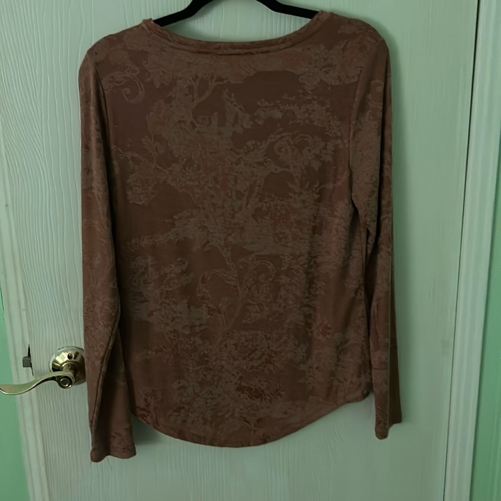 Simply Vera Wang long sleeve top.